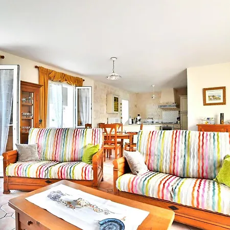 2 Bedroom Gorgeous In Saint-pierre-doleron Holiday home *