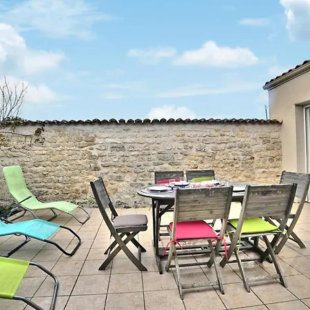 Σπίτι διακοπών 2 Bedroom Awesome In