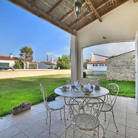 2 Bedroom Gorgeous In Saint-pierre-doleron 別荘