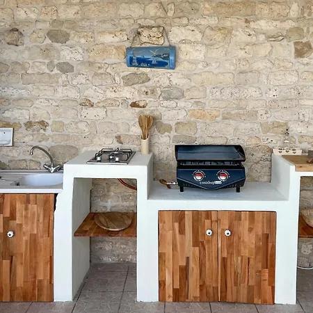 2 Bedroom Awesome In Saint-Pierre-d'Oleron